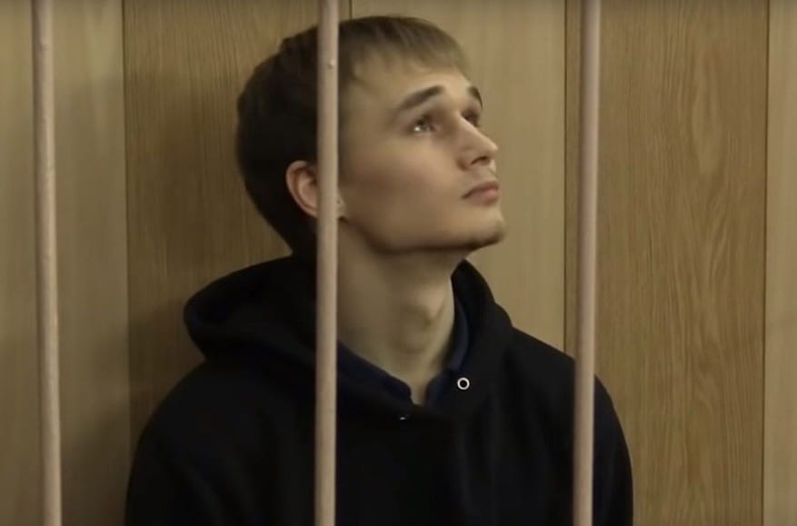 Математика Азата Мифтахова задержали на выходе из колонии. Незадолго до окончания срока на него завели новое дело