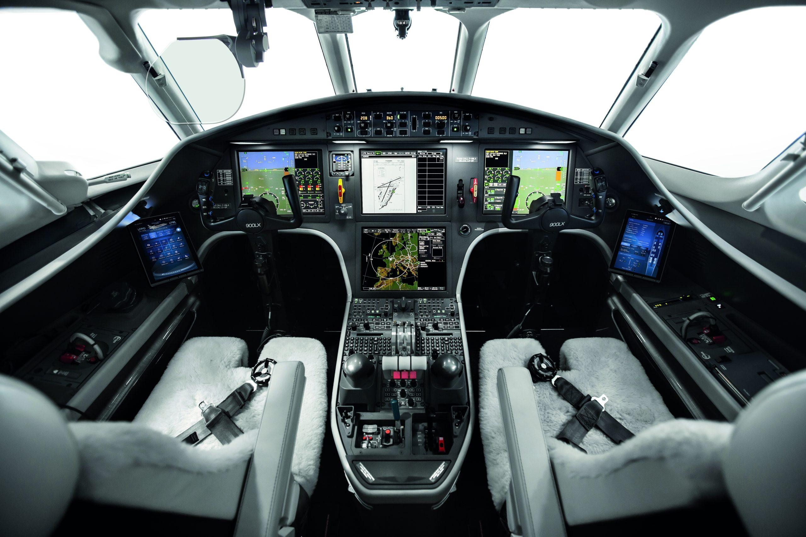Фото: Кабина Dassault Falcon 900LX / Dassault Falcon