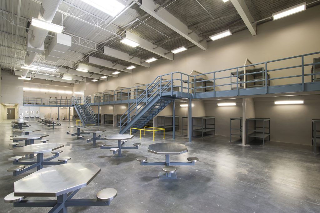 Обстановка в центрах содержания мигрантов в США